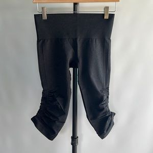 Lululemon High Rise Crop Leggings - sz 6